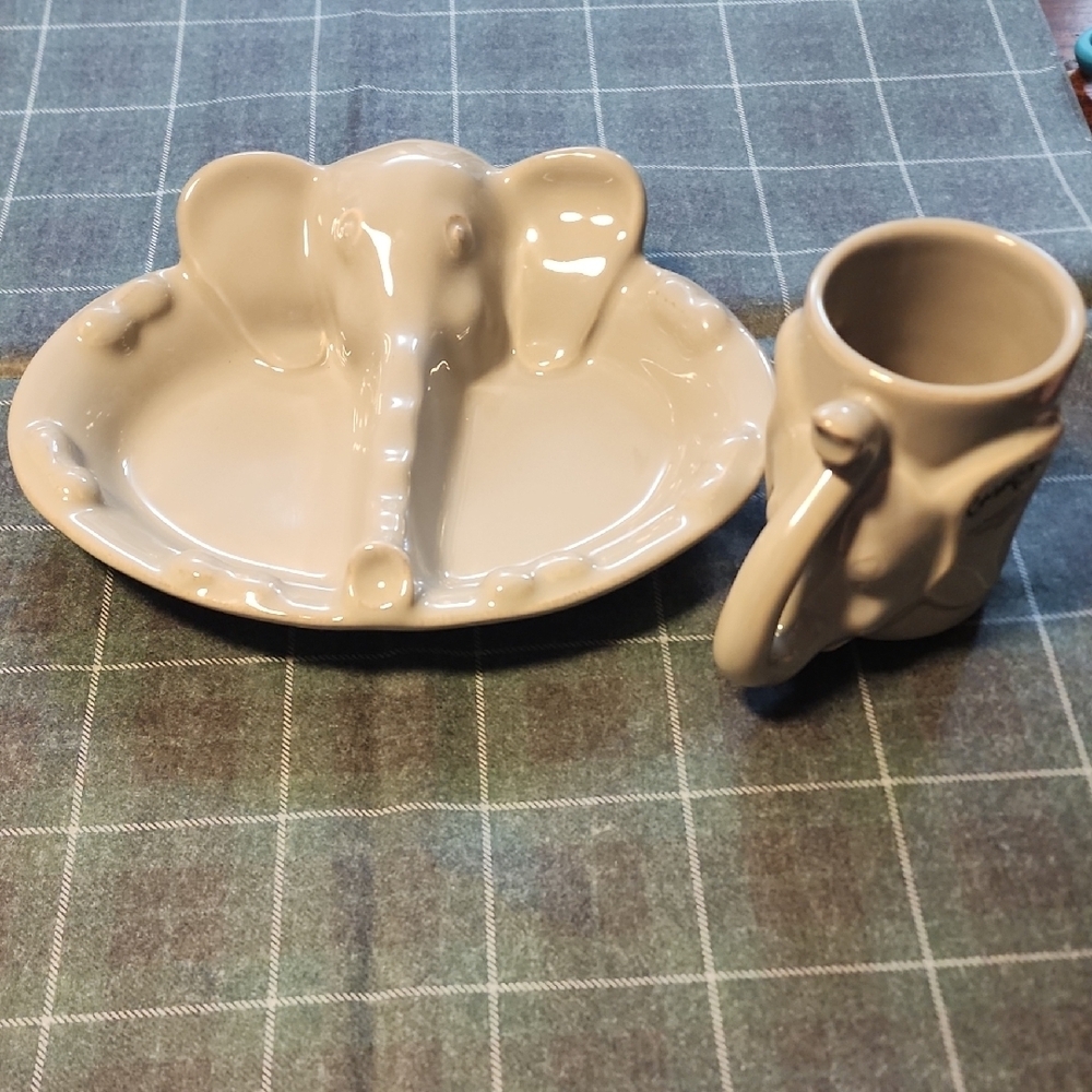 Casa Fina Elephant Ceramic Dish and Mug Set.